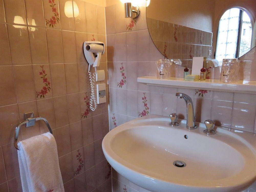 Hostellerie Du Vieux Pérouges Zewnętrze zdjęcie
